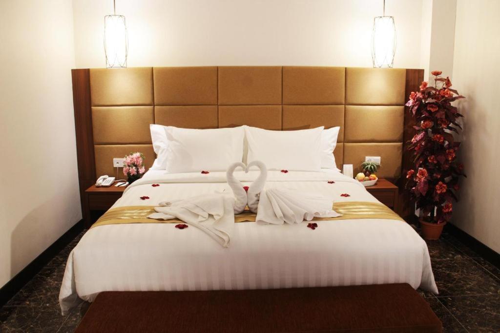 Atrium Premiere Cilacap Exterior foto