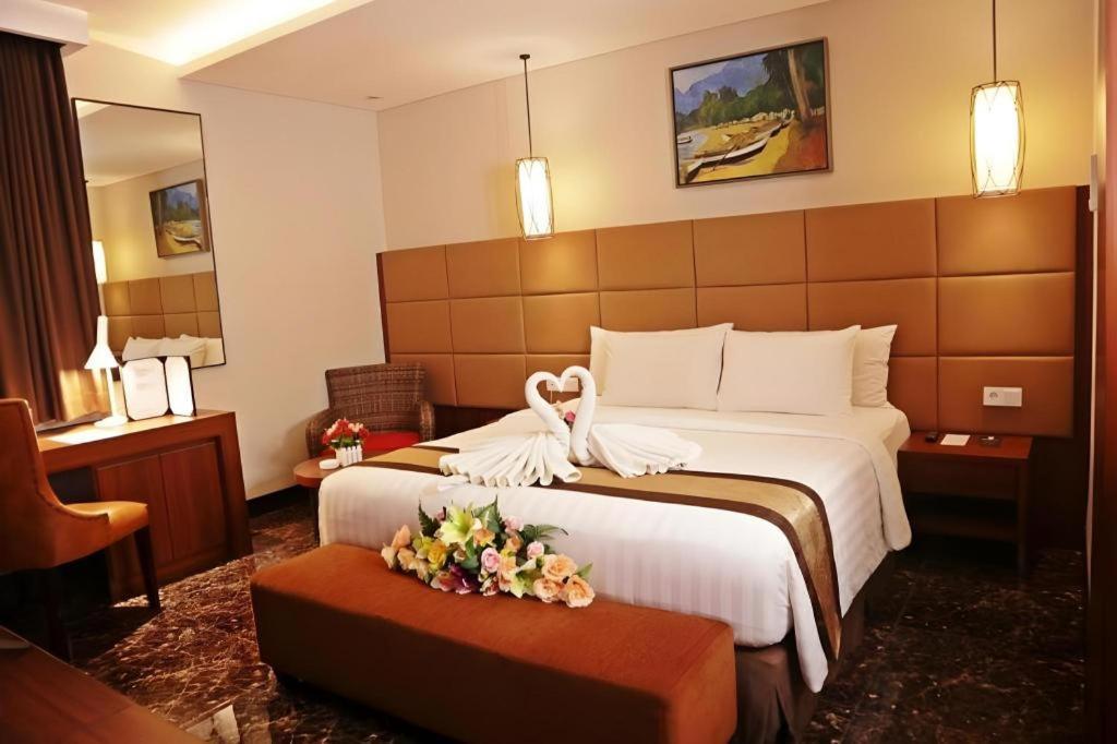 Atrium Premiere Cilacap Exterior foto