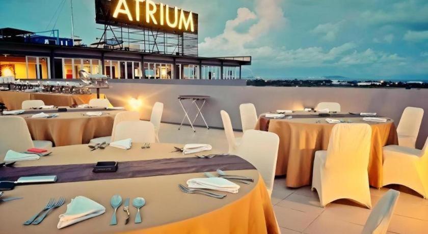 Atrium Premiere Cilacap Exterior foto