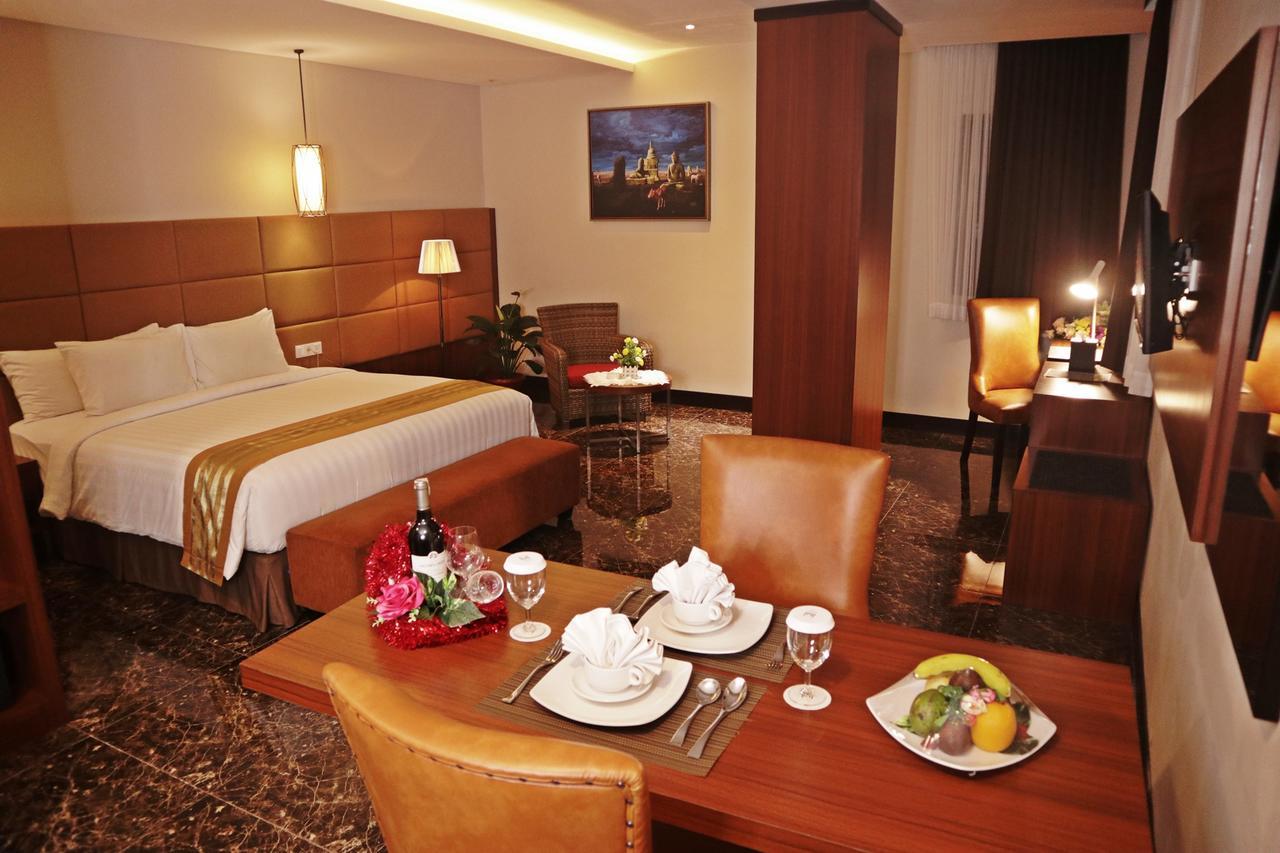 Atrium Premiere Cilacap Exterior foto
